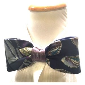 Deja Vu Designs Accessories - Split Personality Abstract Print Clip On Bow Tie Deja Vu Designs Accessories - Split Personality Abstract Print Clip On Bow Tie